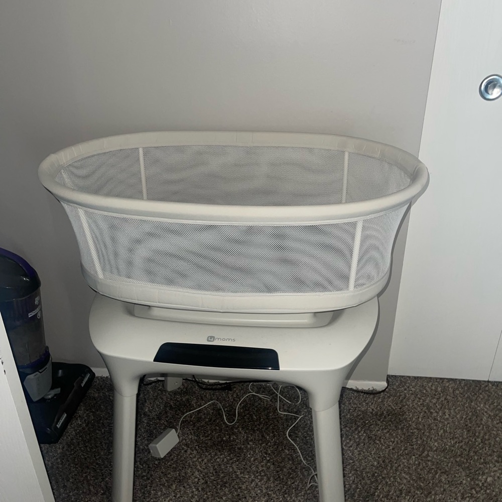 COPY - Mamaroo Bassinet